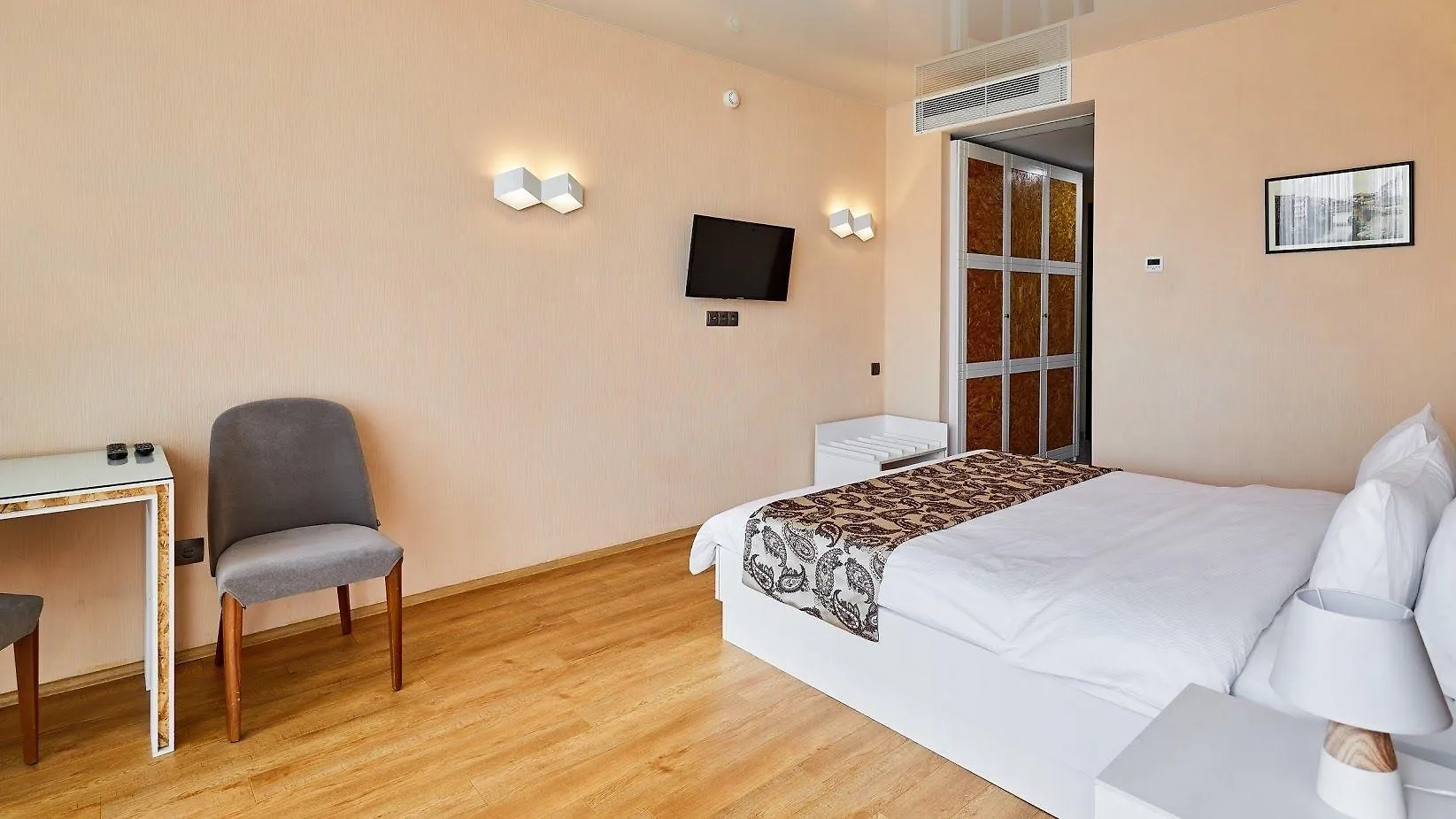 Iveria Inn Hotel Тбилиси