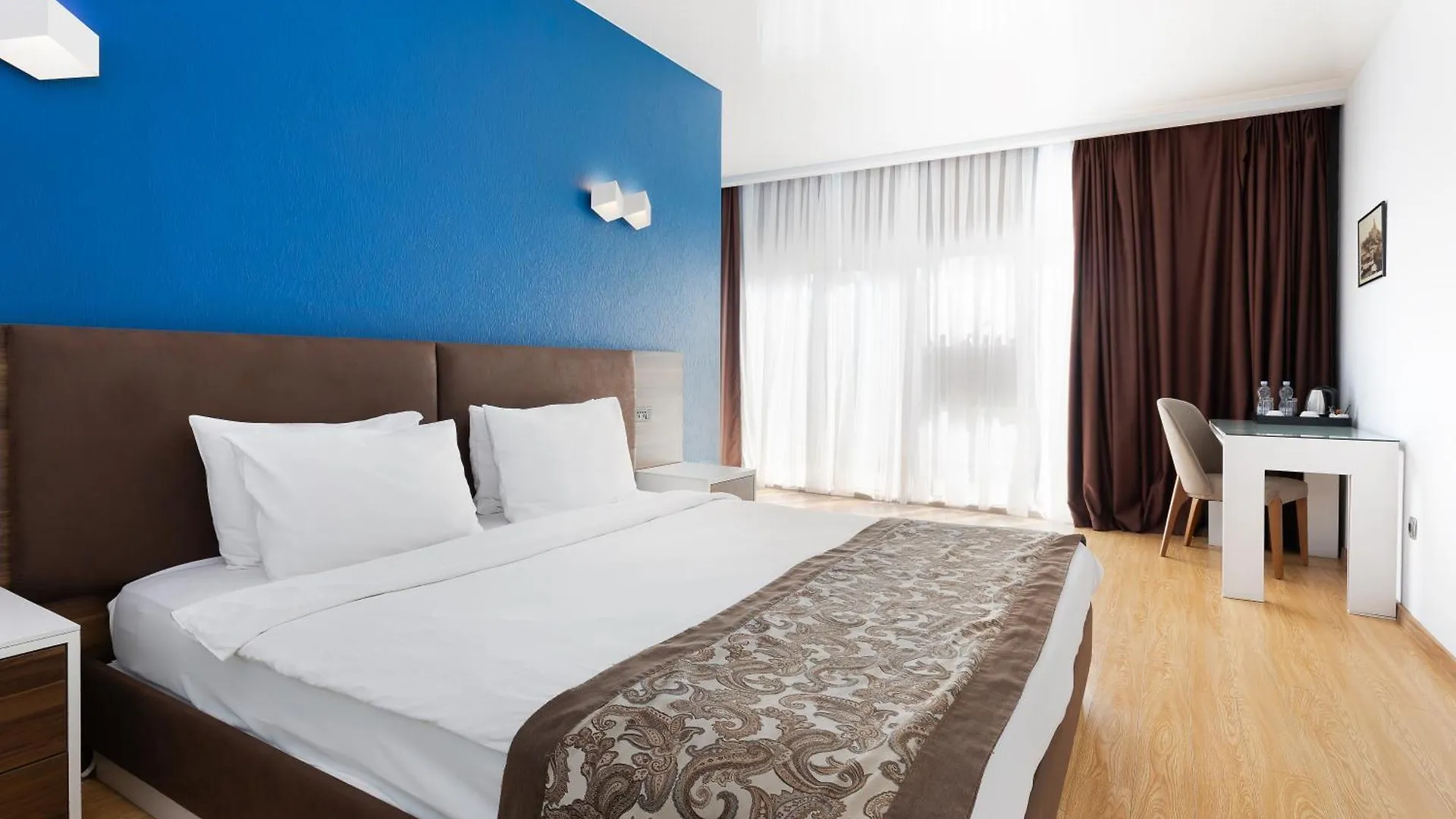 Iveria Inn Hotel Тбилиси